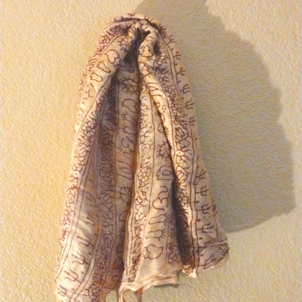 Gorgeous scarf • 2 items for 30% off 🎉🎉